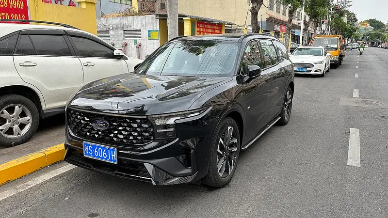 2024 (same generation) Ford Edge